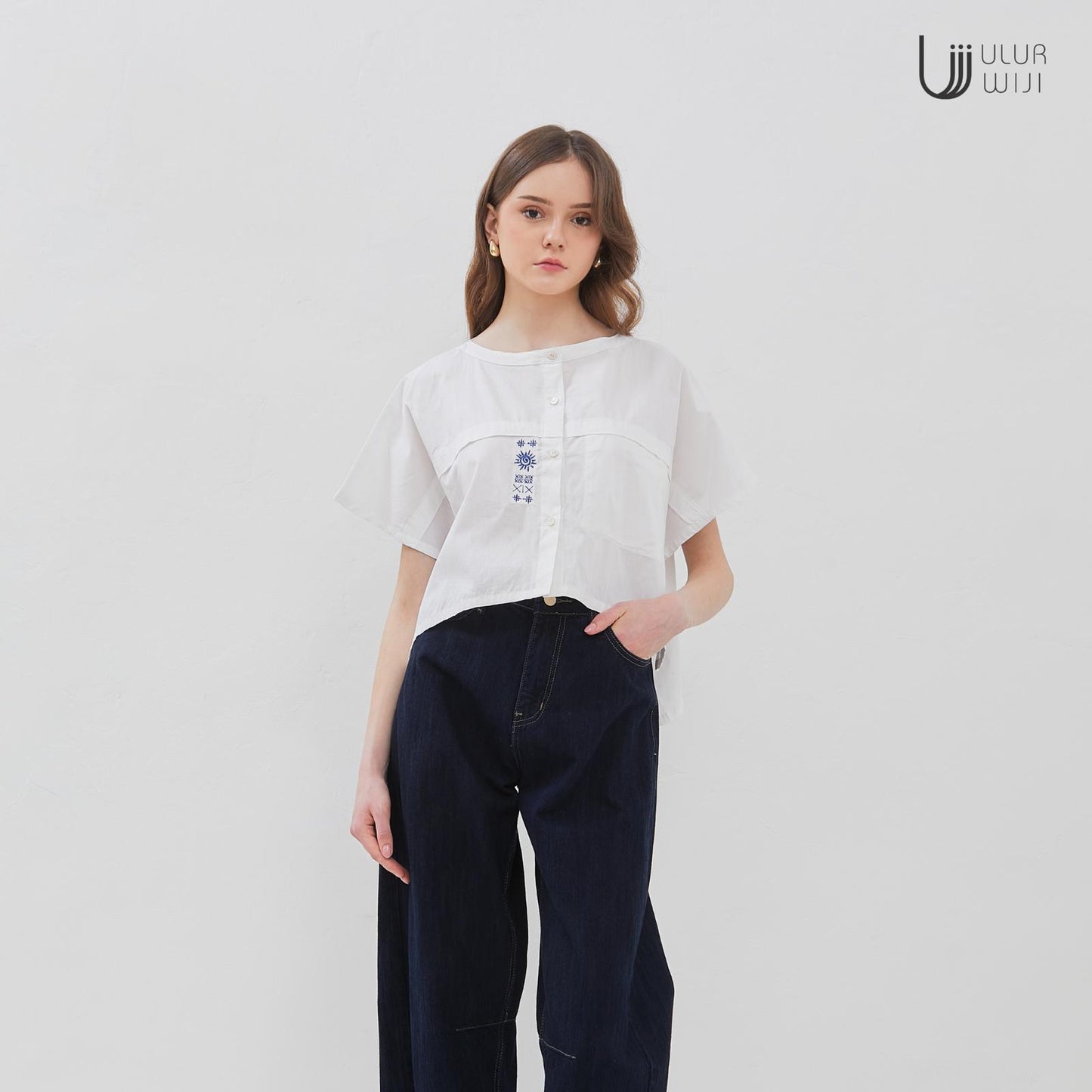 Ulur Wiji - White METAMORPH Crop Top Embroidery