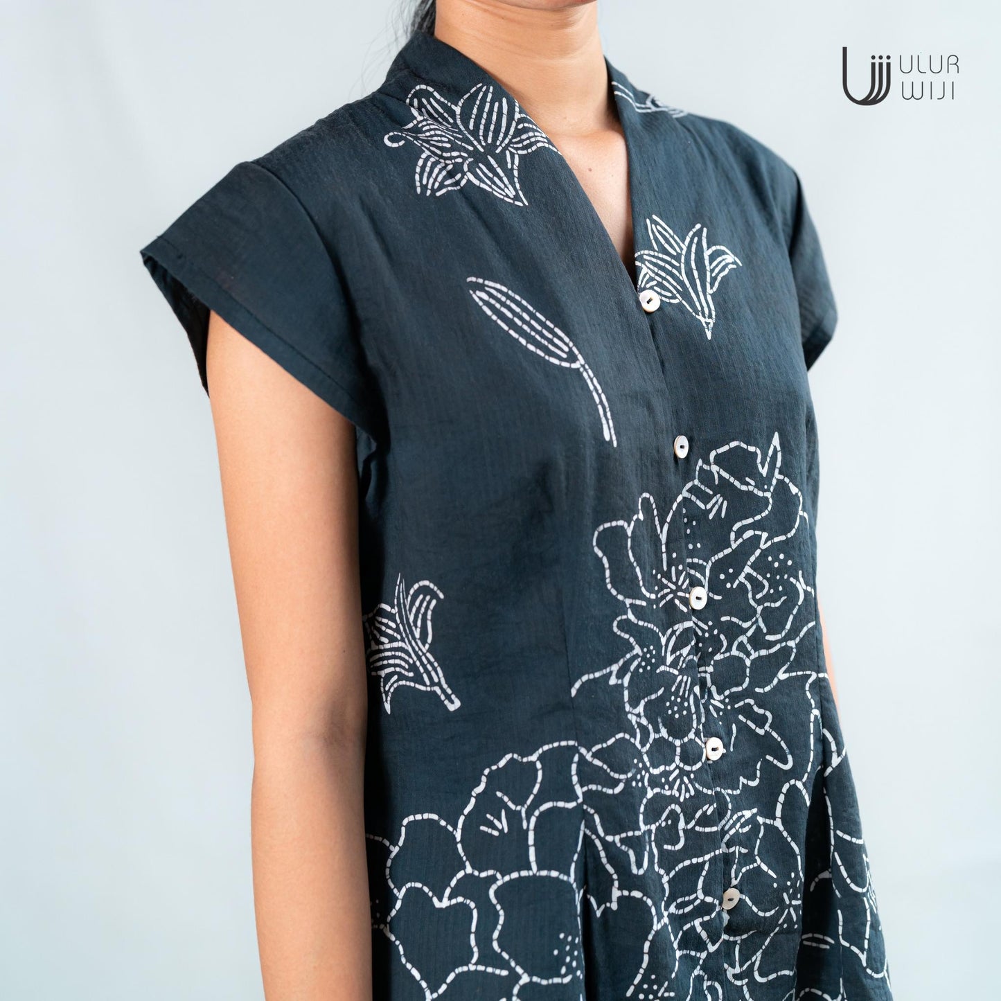 Ulur Wiji - Kebaya Blouse Wanita LILY Lengan Topi Batik Tulis Warna Alami