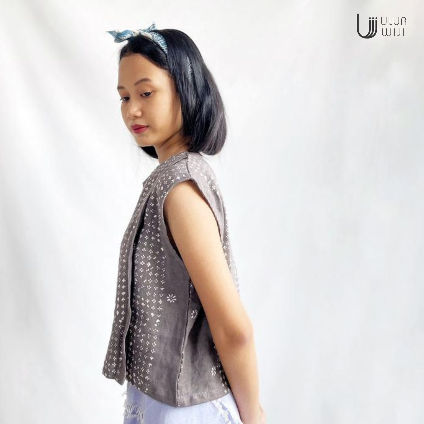 Ulur Wiji - TANDUR Natural Dye Hand-drawn Batik Sleeveless Crop Top
