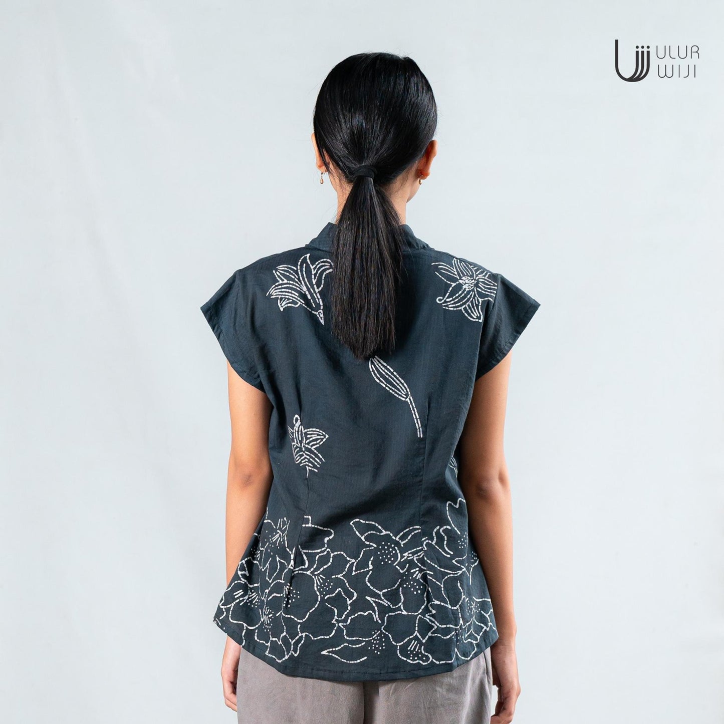 Ulur Wiji - Kebaya Blouse Wanita LILY Lengan Topi Batik Tulis Warna Alami
