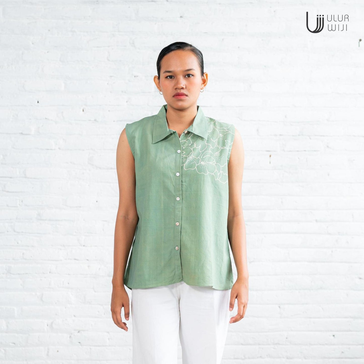 Ulur Wiji - Women's LILY Sleeveless Blouse - Natural Dye Hand-drawn Batik
