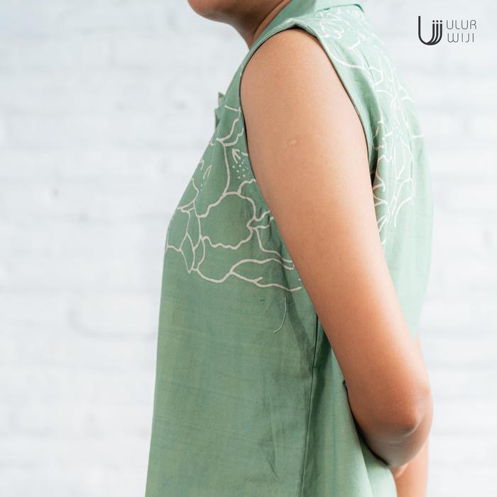 Ulur Wiji - Women's LILY Sleeveless Blouse - Natural Dye Hand-drawn Batik