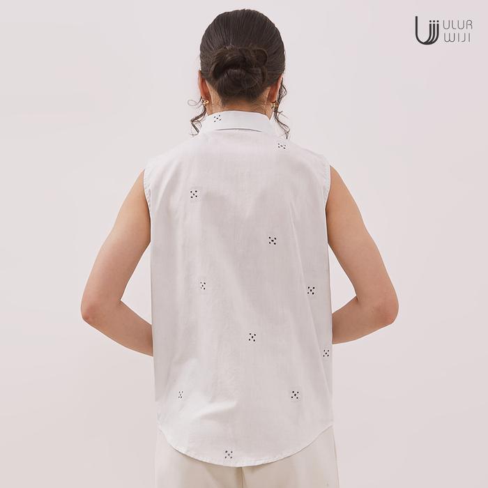 Ulur Wiji - Sleeveless Blouse DUALISM White Navy Natural Dye Hand-drawn Batik
