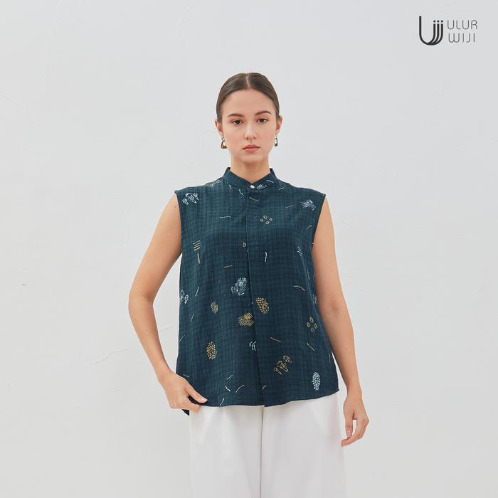Ulur Wiji - TEDUH Sleeveless Women's Batik Tulis Blouse in Natural Dyes