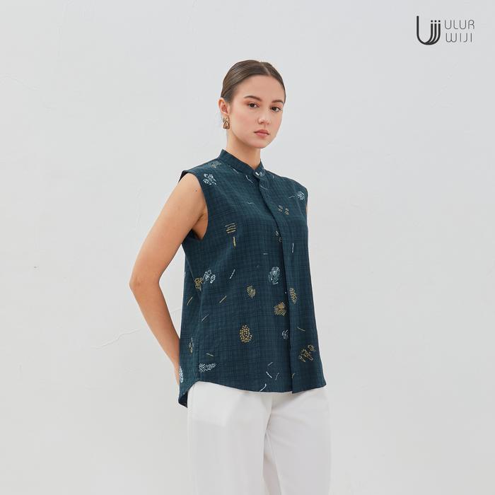 Ulur Wiji - TEDUH Sleeveless Women's Batik Tulis Blouse in Natural Dyes