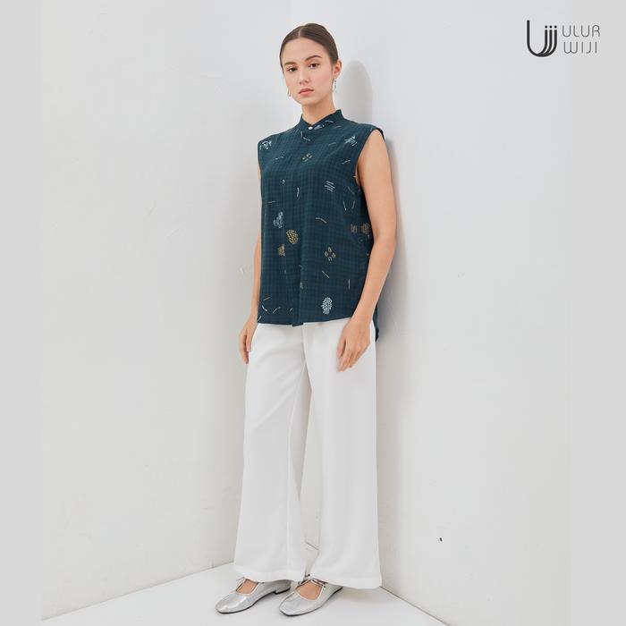 Ulur Wiji - TEDUH Sleeveless Women's Batik Tulis Blouse in Natural Dyes