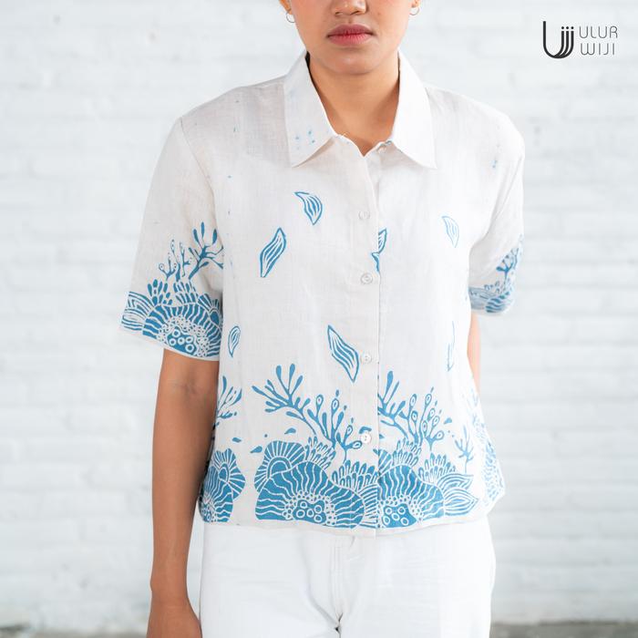 Ulur Wiji - FOREST Crop Women's Shirt Short Sleeve Hand-drawn Batik Natural Color
