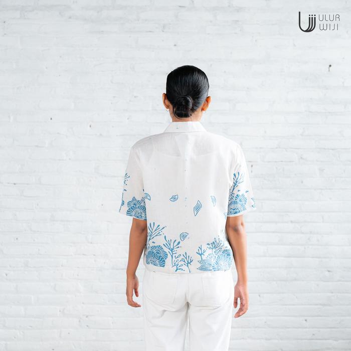 Ulur Wiji - FOREST Crop Women's Shirt Short Sleeve Hand-drawn Batik Natural Color