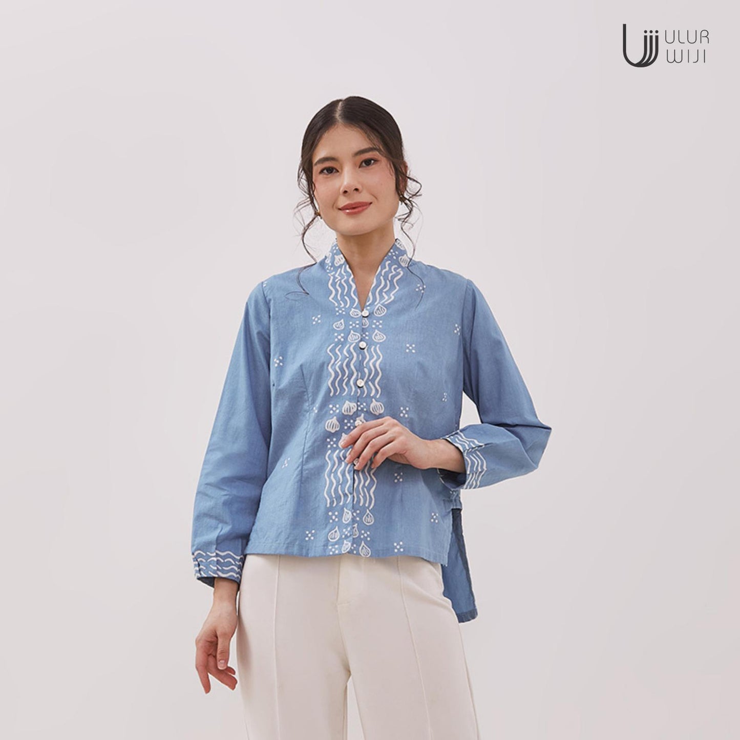 Ulur Wiji - DUALISM Long Sleeve Kebaya Blouse with Natural Dye Hand-drawn Batik