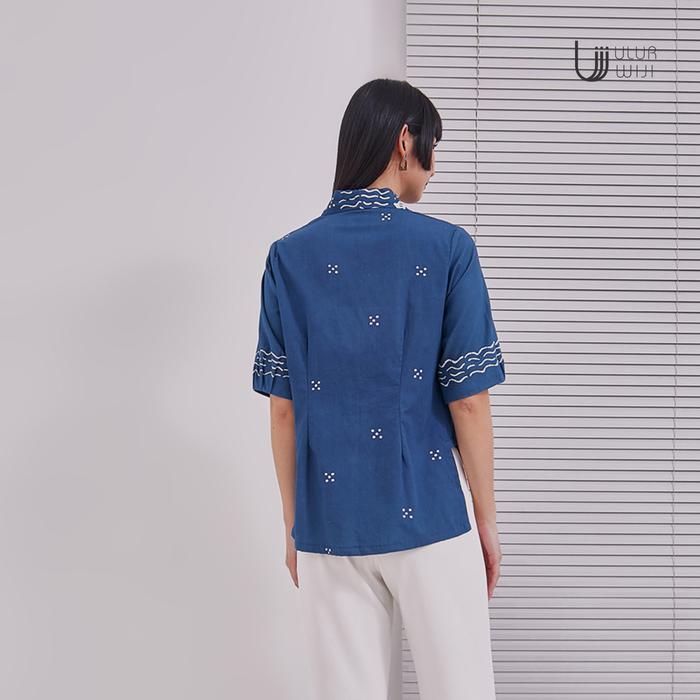 Ulur Wiji - DUALISM Kebaya Blouse Pleated Sleeves Hand-drawn Batik Natural Dyes
