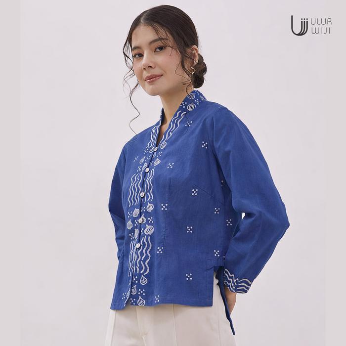 Ulur Wiji - DUALISM Long Sleeve Kebaya Blouse with Natural Dye Hand-drawn Batik