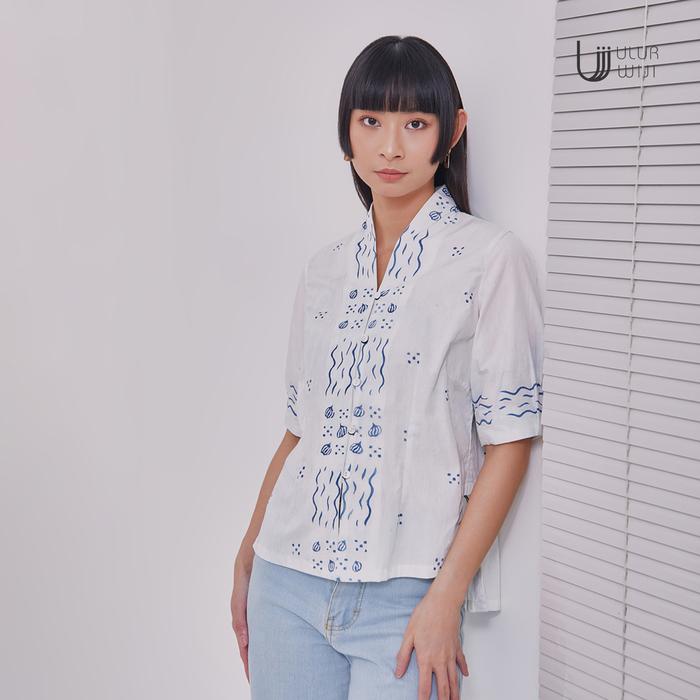 Ulur Wiji - DUALISM Kebaya Blouse Pleated Sleeves Hand-drawn Batik Natural Dyes