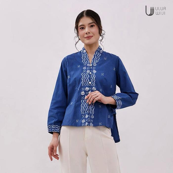 Ulur Wiji - DUALISM Long Sleeve Kebaya Blouse with Natural Dye Hand-drawn Batik