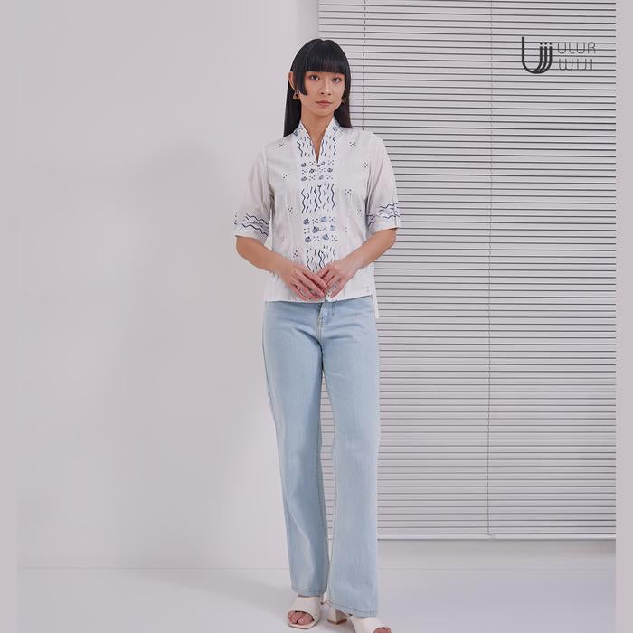 Ulur Wiji - DUALISM Kebaya Blouse Pleated Sleeves Hand-drawn Batik Natural Dyes