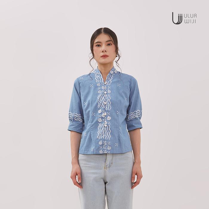 Ulur Wiji - DUALISM Kebaya Blouse Pleated Sleeves Hand-drawn Batik Natural Dyes