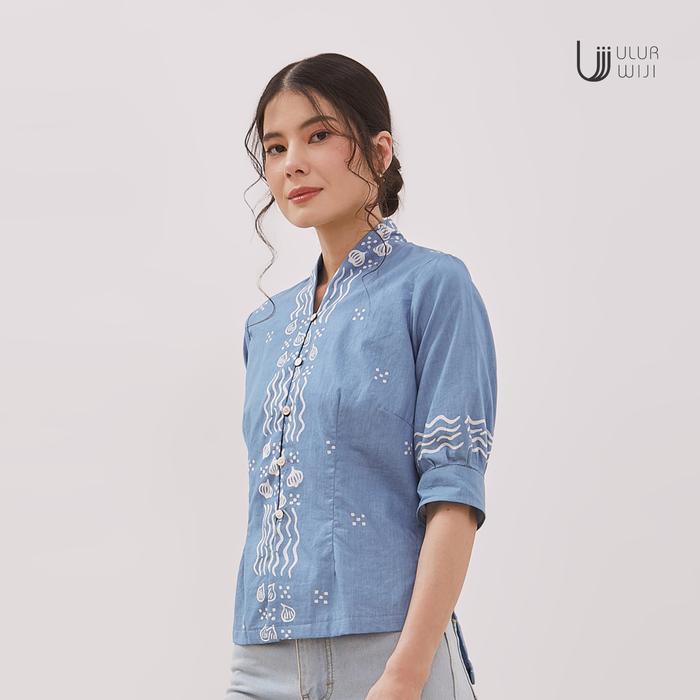 Ulur Wiji - DUALISM Kebaya Blouse Pleated Sleeves Hand-drawn Batik Natural Dyes