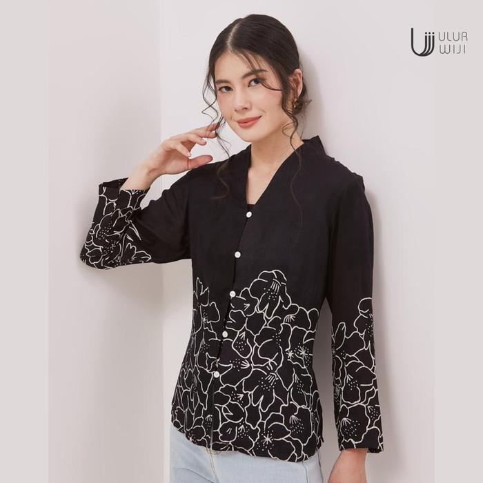 Ulur Wiji - LILY Kebaya Blouse Natural Dye Hand-drawn Batik