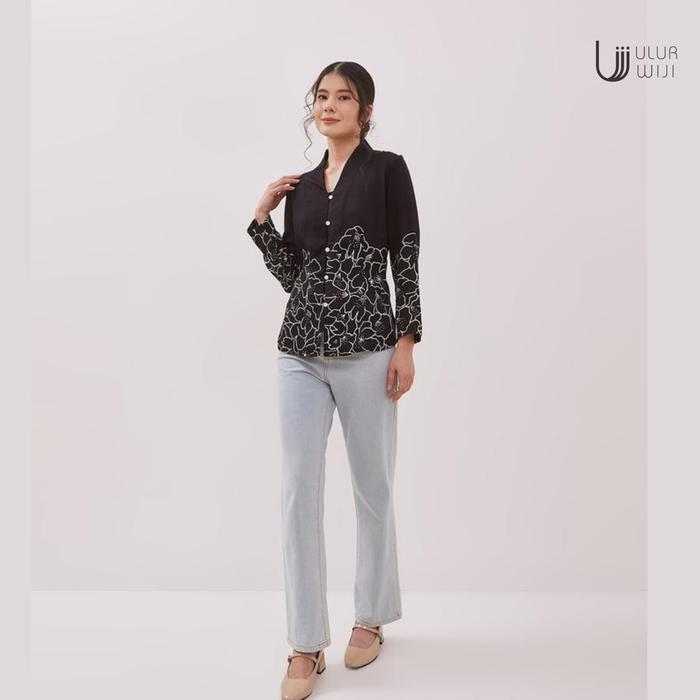 Ulur Wiji - LILY Kebaya Blouse Natural Dye Hand-drawn Batik