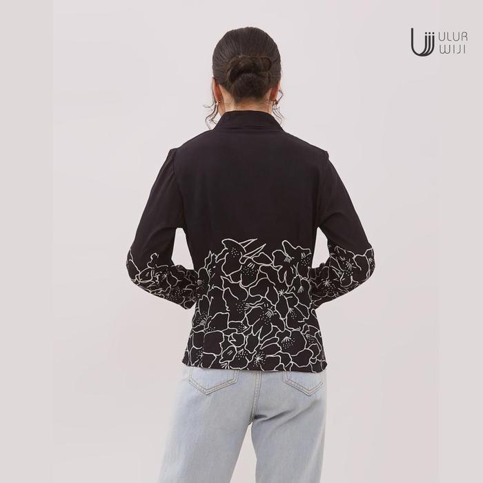 Ulur Wiji - LILY Kebaya Blouse Natural Dye Hand-drawn Batik
