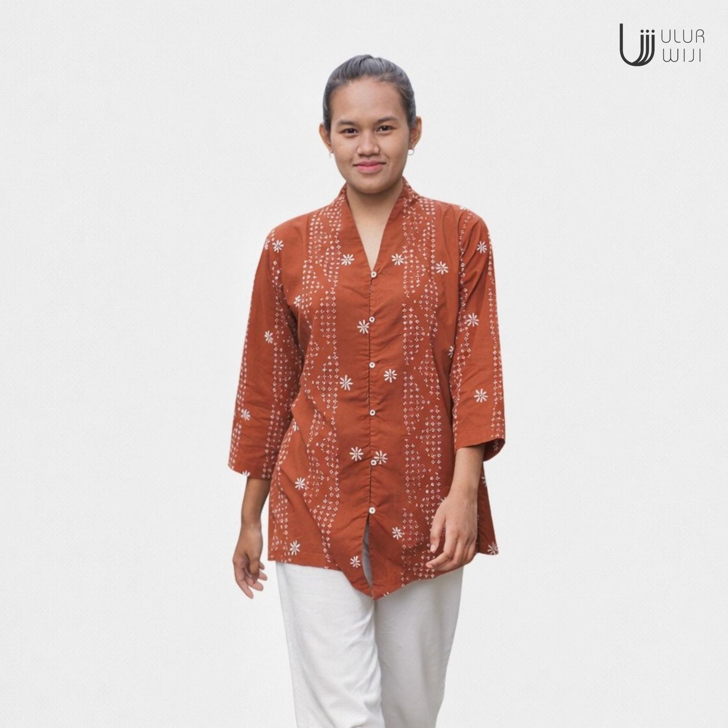 Ulur Wiji - Women's Long Sleeve Kebaya Blouse TANDUR Natural Dye Hand-drawn Batik