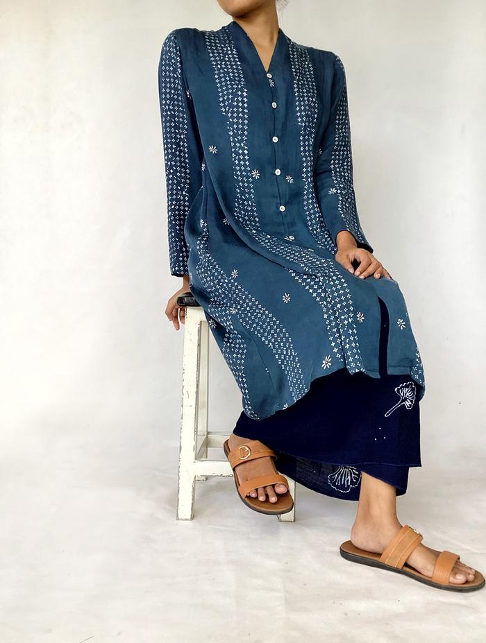 Ulur Wiji - Kebaya Tunik Wanita TANDUR Lengan Panjang Batik Tulis Warna Alami