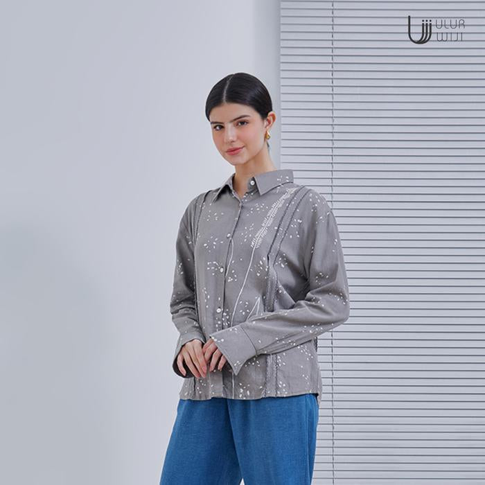 Ulur Wiji - Women's Long Sleeve Shirt RESILIENCE - Natural Dye Hand-drawn Batik