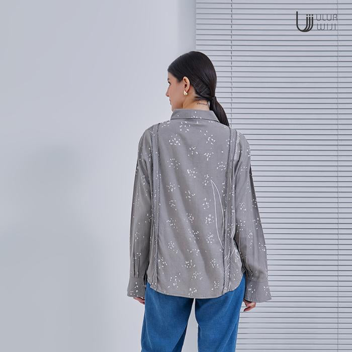 Ulur Wiji - Women's Long Sleeve Shirt RESILIENCE - Natural Dye Hand-drawn Batik