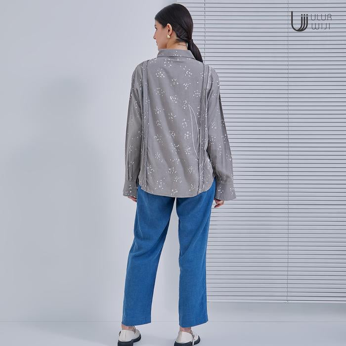 Ulur Wiji - Women's Long Sleeve Shirt RESILIENCE - Natural Dye Hand-drawn Batik