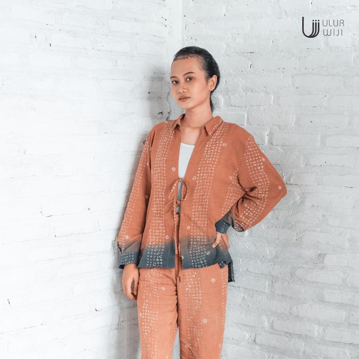Ulur Wiji - TANDUR Long Sleeve Outer Shirt Hand-drawn Batik Natural Dyes