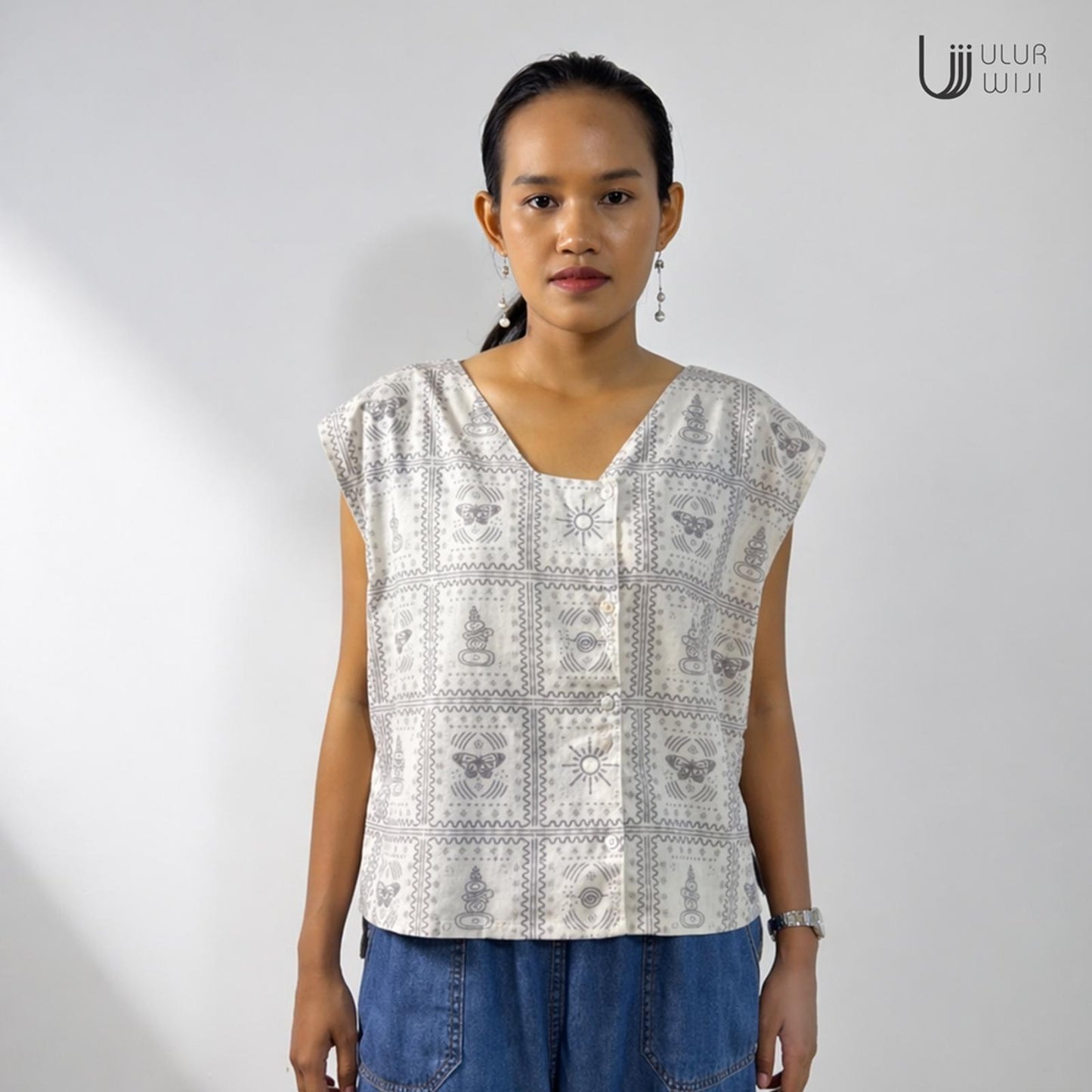 Ulur Wiji - Vest Blouse METAMORPH Hand Screen