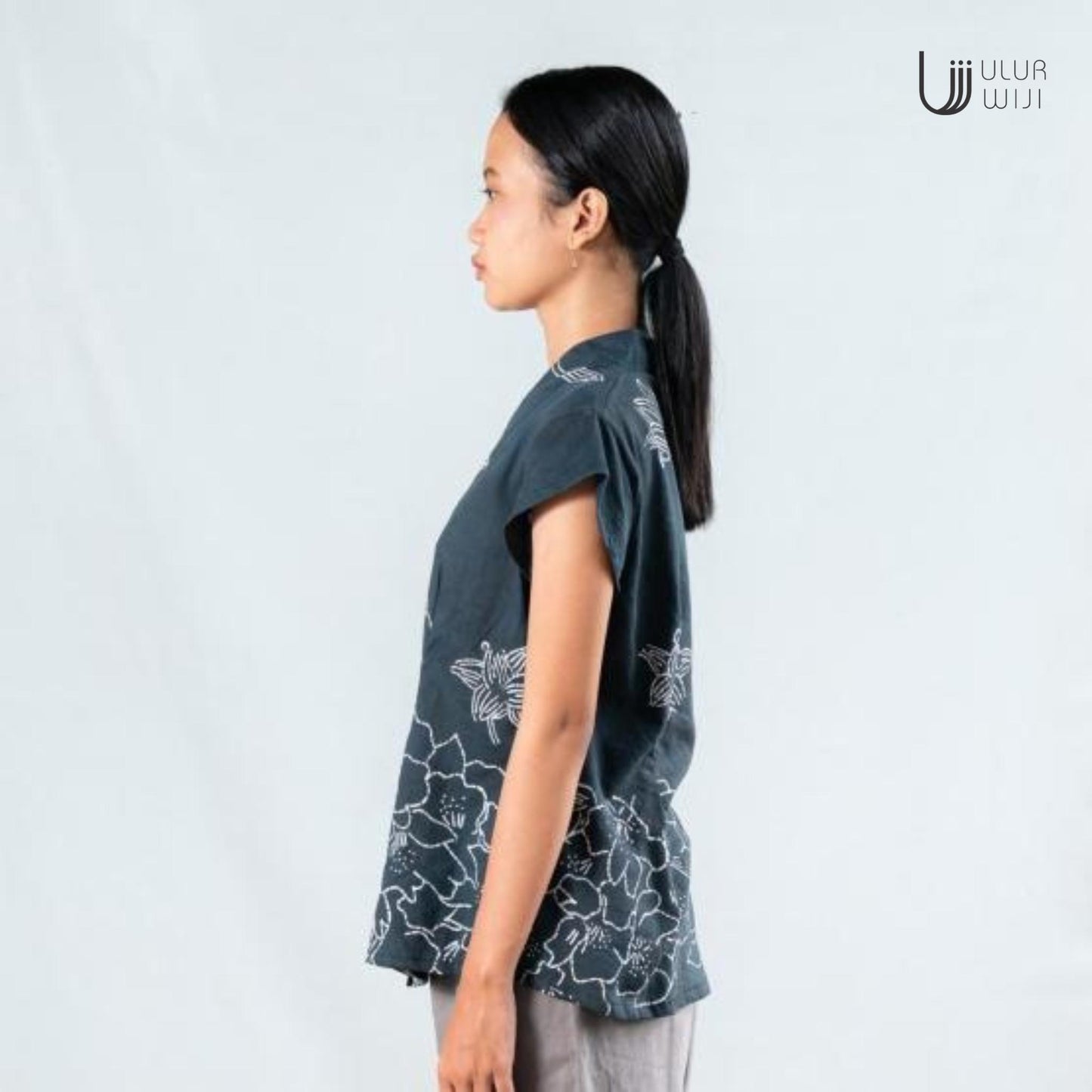 Ulur Wiji - Kebaya Blouse Wanita LILY Lengan Topi Batik Tulis Warna Alami