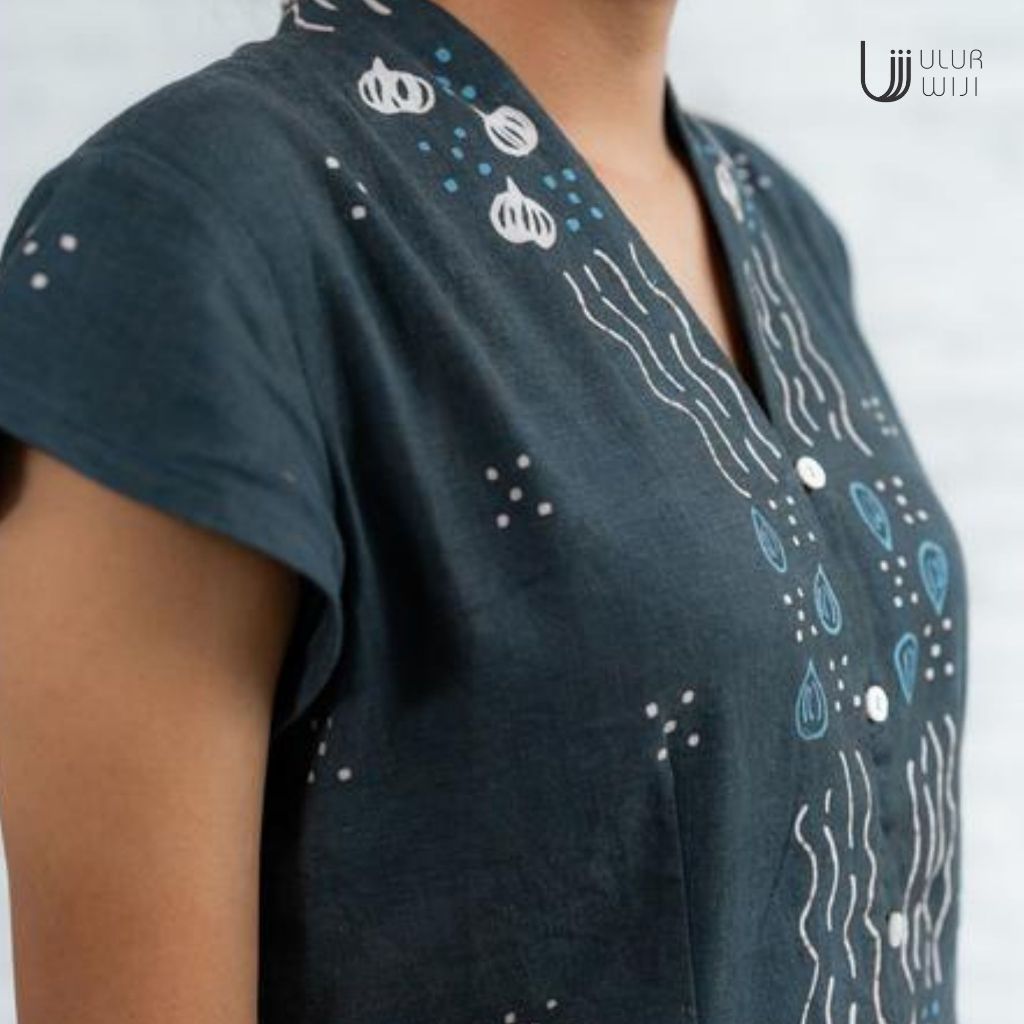 Ulur Wiji - Kebaya Slimfit DUALISM Batik Tulis Warna Alami