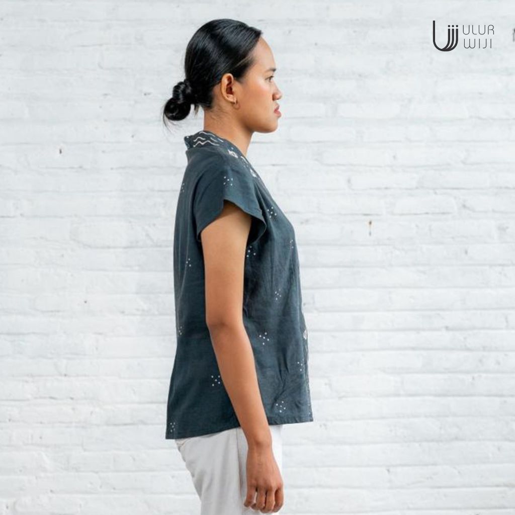 Ulur Wiji - Kebaya Slimfit DUALISM Batik Tulis Warna Alami