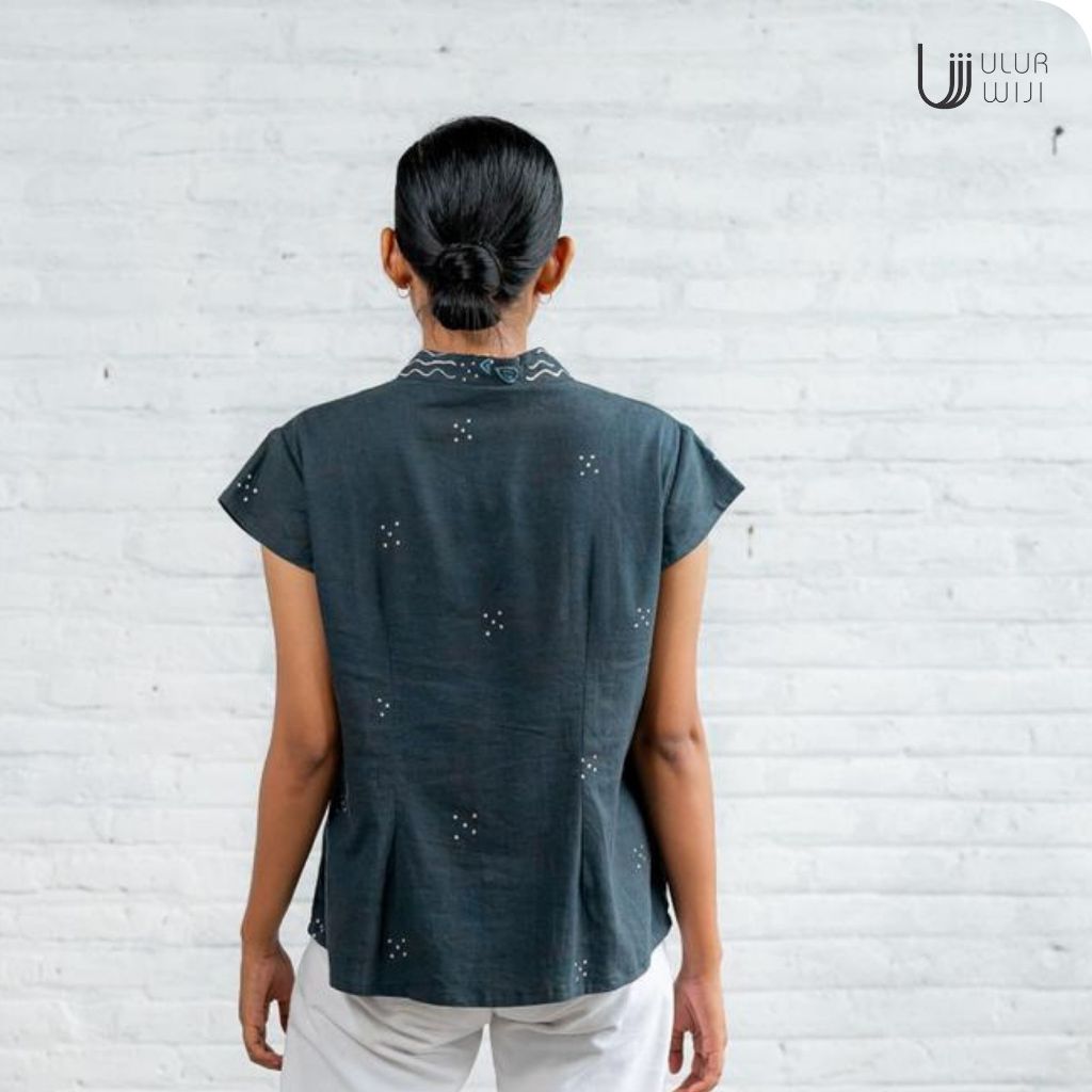 Ulur Wiji - Kebaya Slimfit DUALISM Batik Tulis Warna Alami